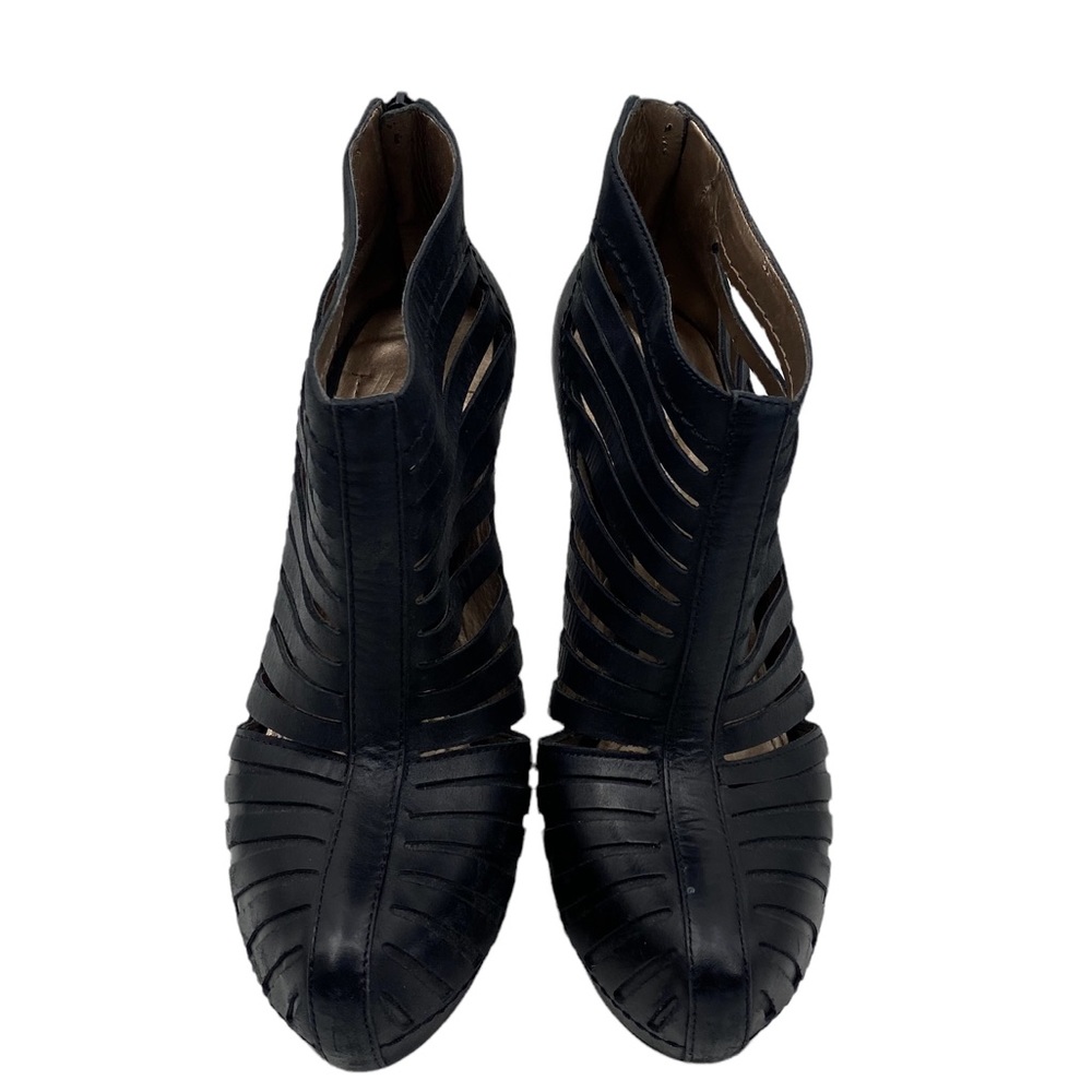 💕SALE💕 BCBGenerations Black Leather Conga Strappy Cage Heels - Picture 5 of 8